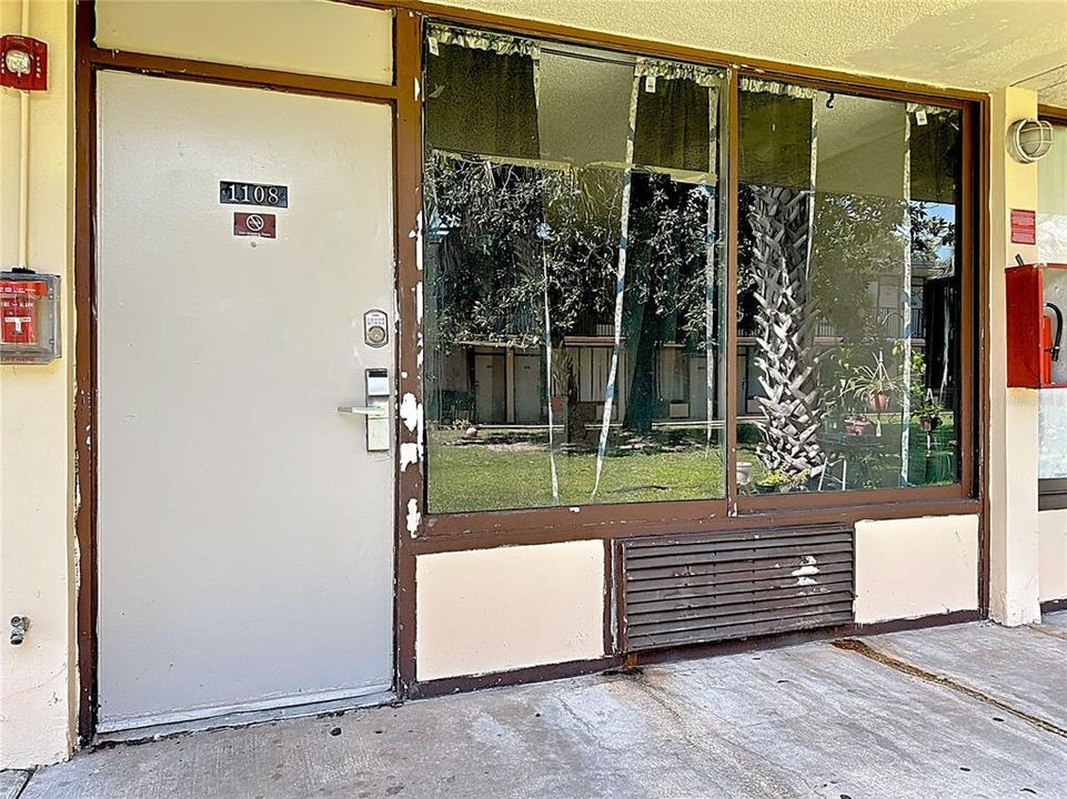 For Sale: $59,900 (0 beds, 1 baths, 276 Square Feet)