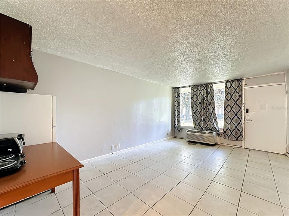 For Sale: $59,900 (0 beds, 1 baths, 276 Square Feet)