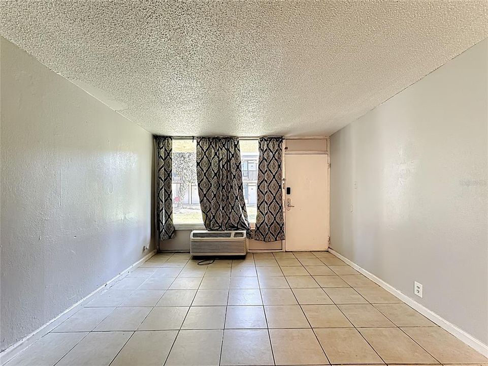 For Sale: $59,900 (0 beds, 1 baths, 276 Square Feet)