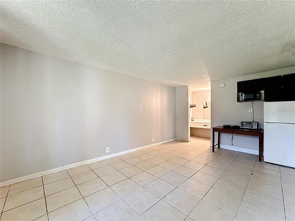 For Sale: $59,900 (0 beds, 1 baths, 276 Square Feet)