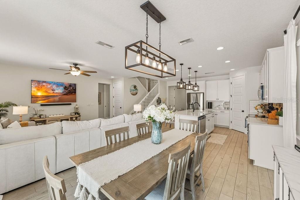 For Sale: $699,000 (4 beds, 3 baths, 2527 Square Feet)