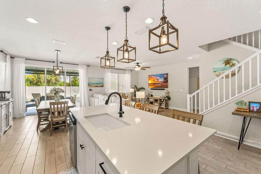 For Sale: $699,000 (4 beds, 3 baths, 2527 Square Feet)