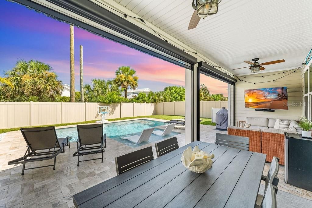 For Sale: $699,000 (4 beds, 3 baths, 2527 Square Feet)