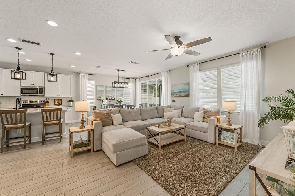 For Sale: $699,000 (4 beds, 3 baths, 2527 Square Feet)