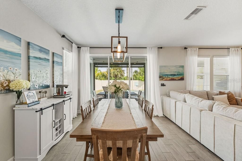 For Sale: $699,000 (4 beds, 3 baths, 2527 Square Feet)