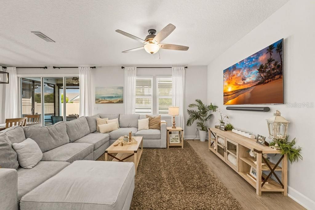 For Sale: $699,000 (4 beds, 3 baths, 2527 Square Feet)