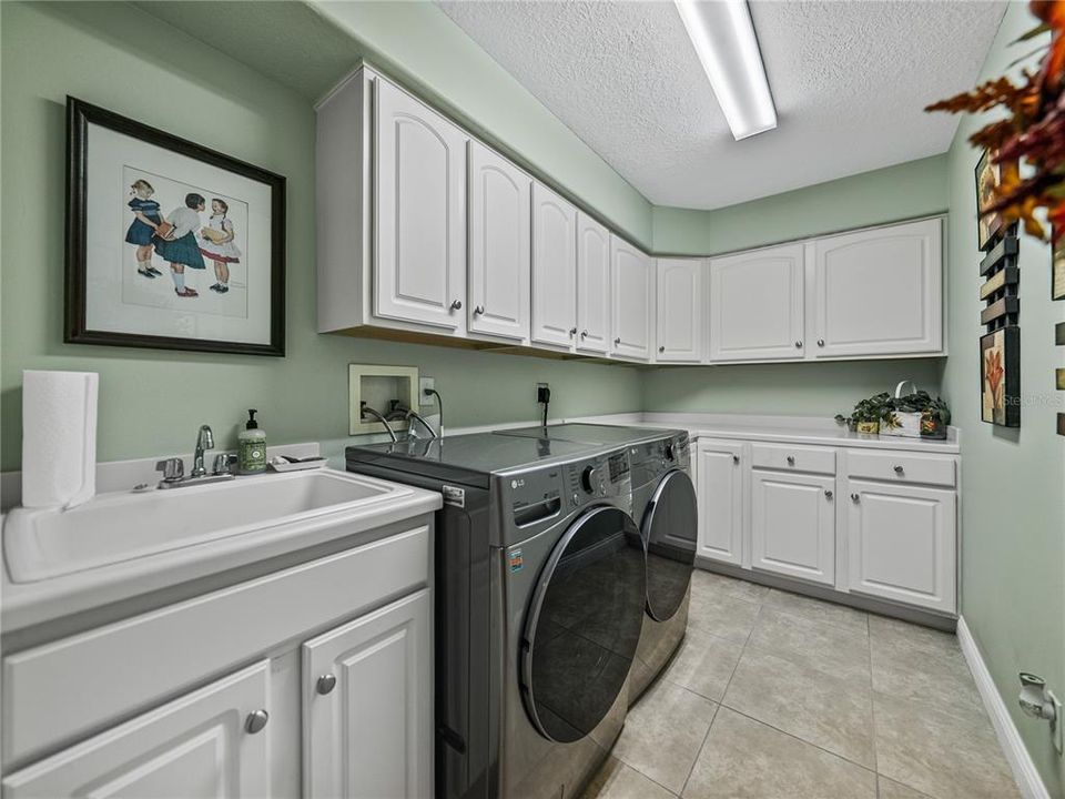 待售: $1,100,000 (3 贝兹, 3 浴室, 3281 平方英尺)