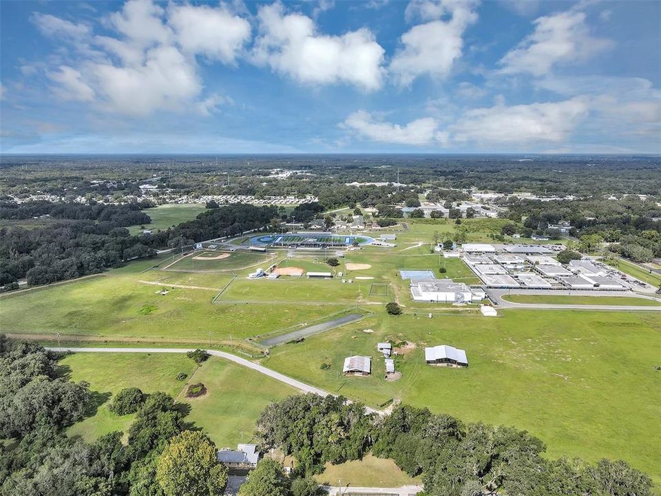 待售: $800,000 (4 贝兹, 2 浴室, 1340 平方英尺)