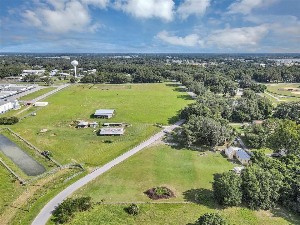 待售: $800,000 (4 贝兹, 2 浴室, 1340 平方英尺)