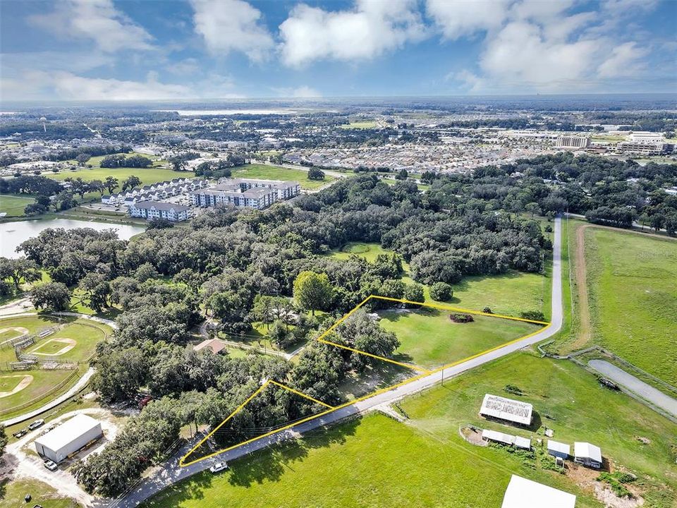 待售: $800,000 (4 贝兹, 2 浴室, 1340 平方英尺)