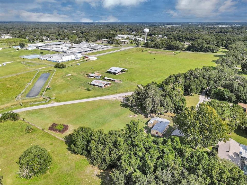 待售: $800,000 (4 贝兹, 2 浴室, 1340 平方英尺)