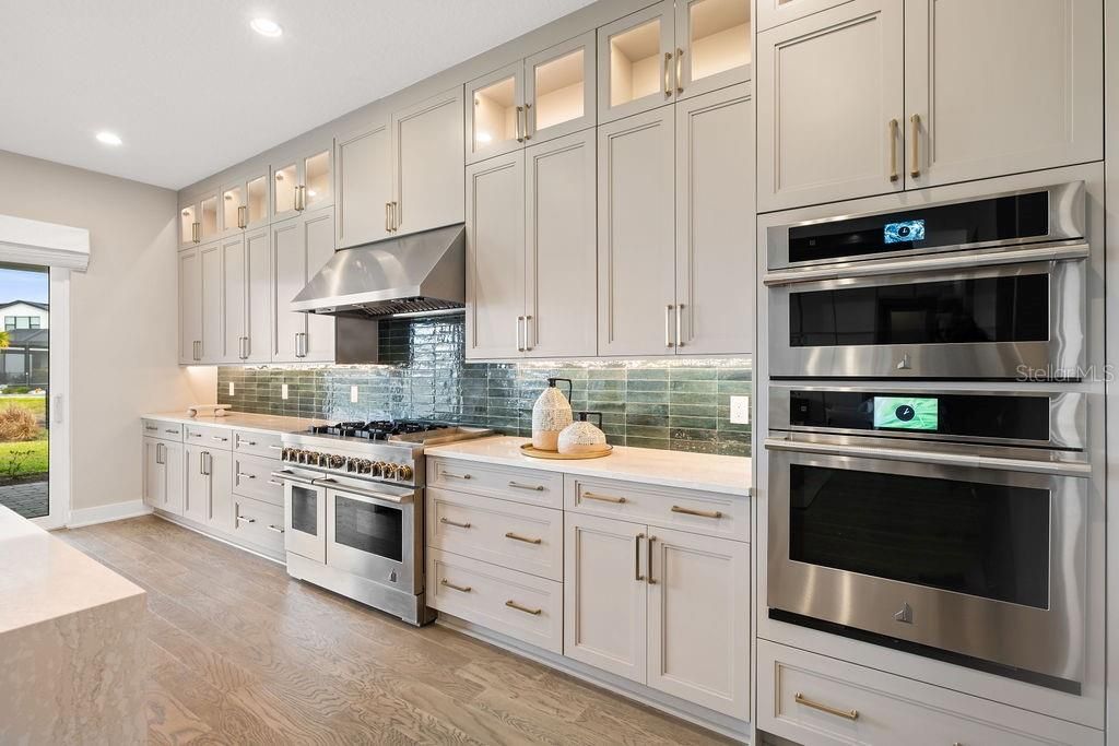 For Sale: $2,270,000 (4 beds, 3 baths, 4685 Square Feet)