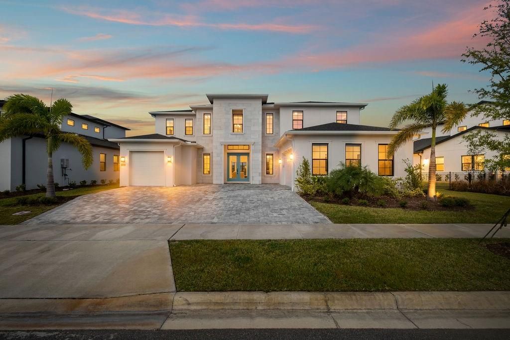 For Sale: $2,270,000 (4 beds, 3 baths, 4685 Square Feet)