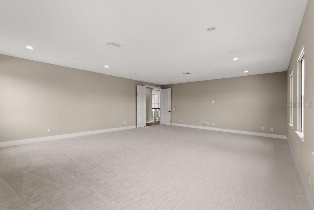 For Sale: $2,270,000 (4 beds, 3 baths, 4685 Square Feet)