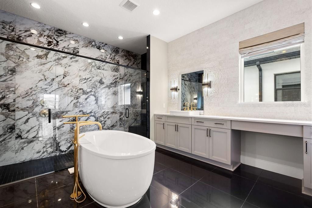 For Sale: $2,270,000 (4 beds, 3 baths, 4685 Square Feet)