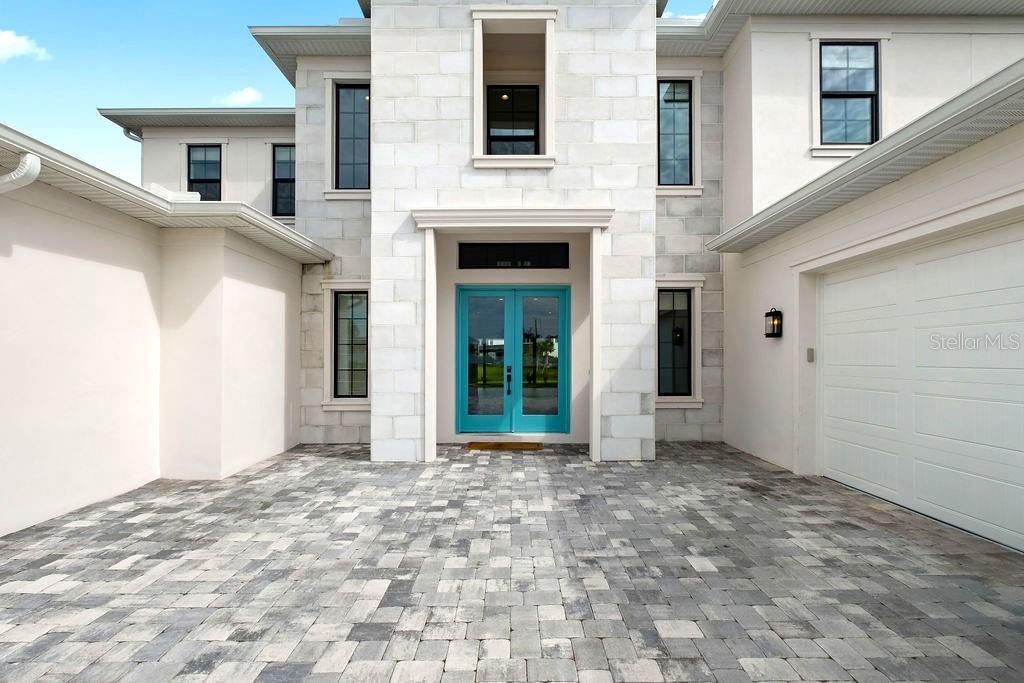 For Sale: $2,270,000 (4 beds, 3 baths, 4685 Square Feet)