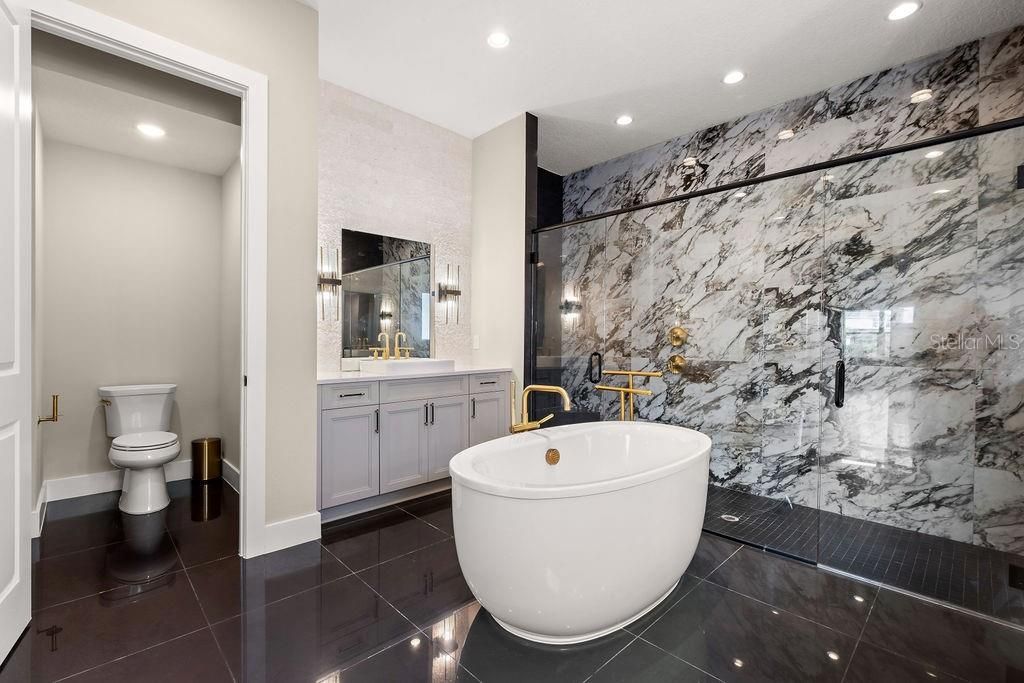 For Sale: $2,270,000 (4 beds, 3 baths, 4685 Square Feet)