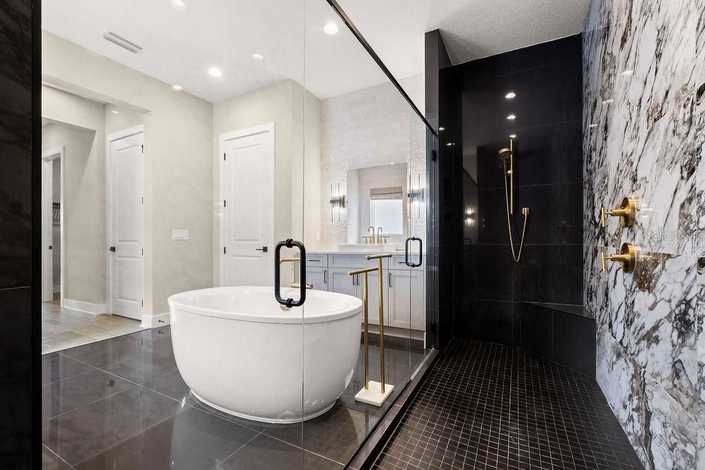 For Sale: $2,270,000 (4 beds, 3 baths, 4685 Square Feet)