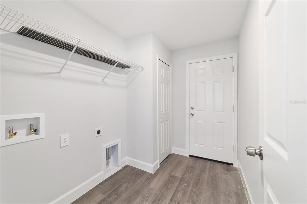 Activo con contrato: $244,900 (3 camas, 2 baños, 1380 Pies cuadrados)