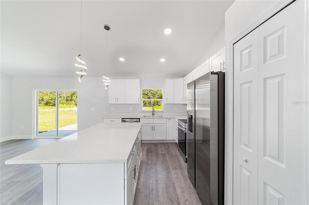 Activo con contrato: $244,900 (3 camas, 2 baños, 1380 Pies cuadrados)