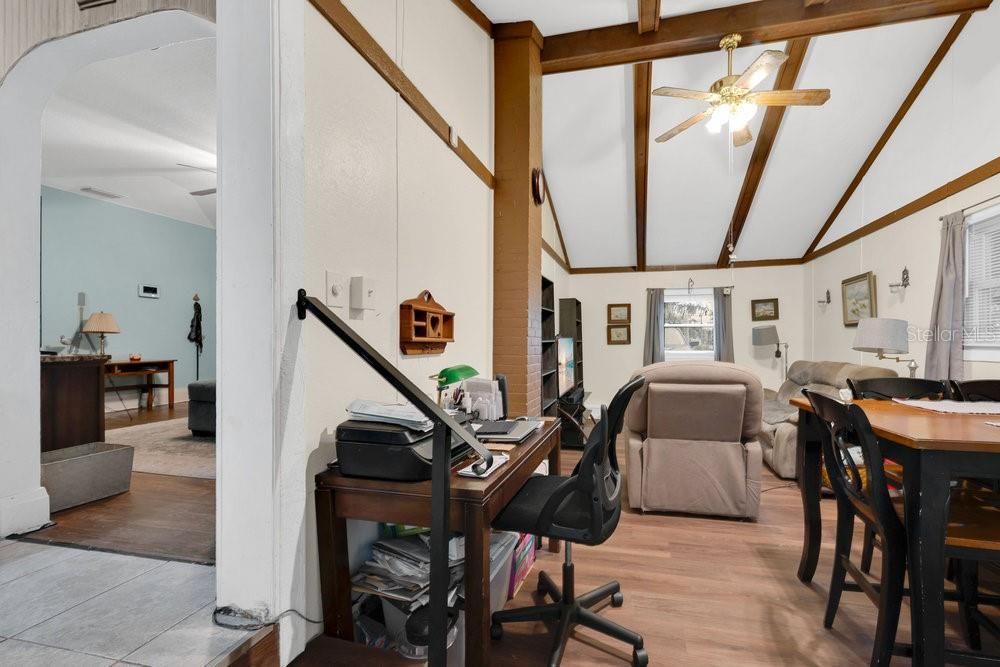 Activo con contrato: $189,500 (2 camas, 1 baños, 990 Pies cuadrados)