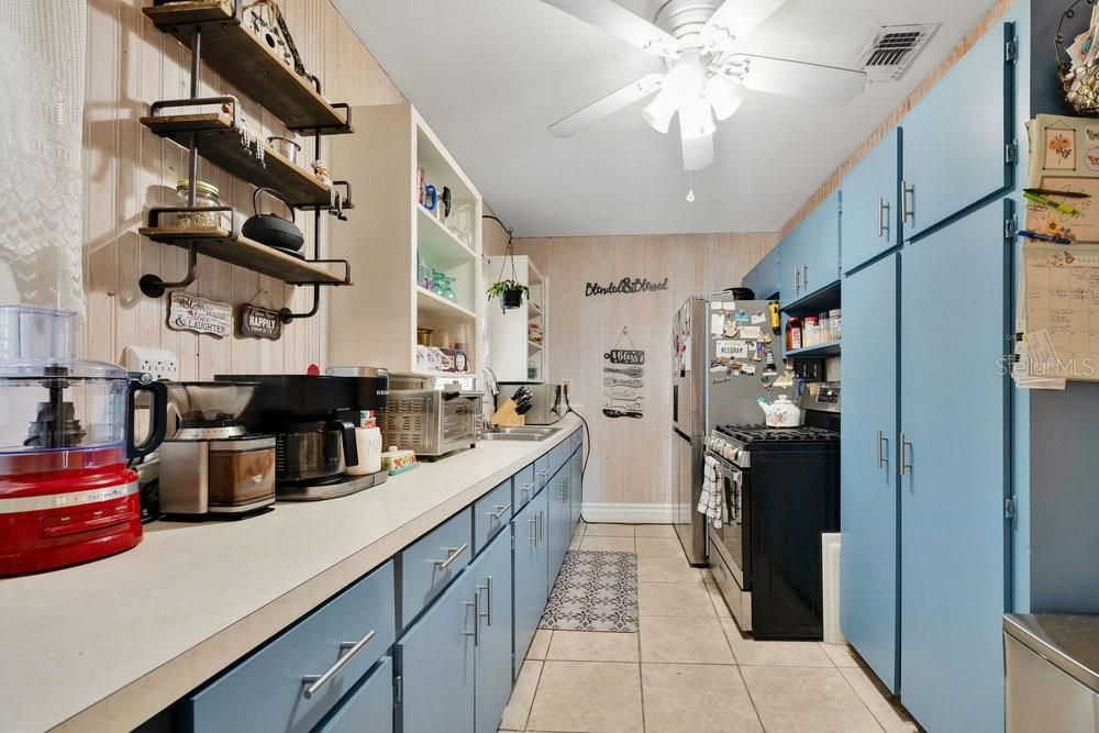 Activo con contrato: $189,500 (2 camas, 1 baños, 990 Pies cuadrados)