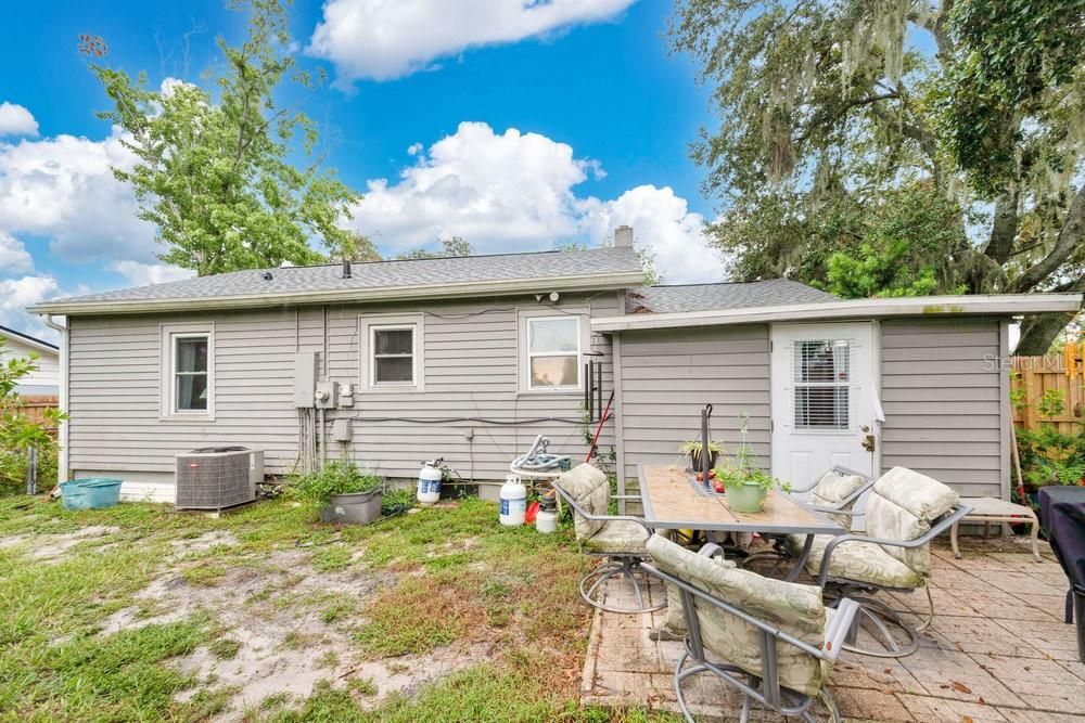 Activo con contrato: $189,500 (2 camas, 1 baños, 990 Pies cuadrados)