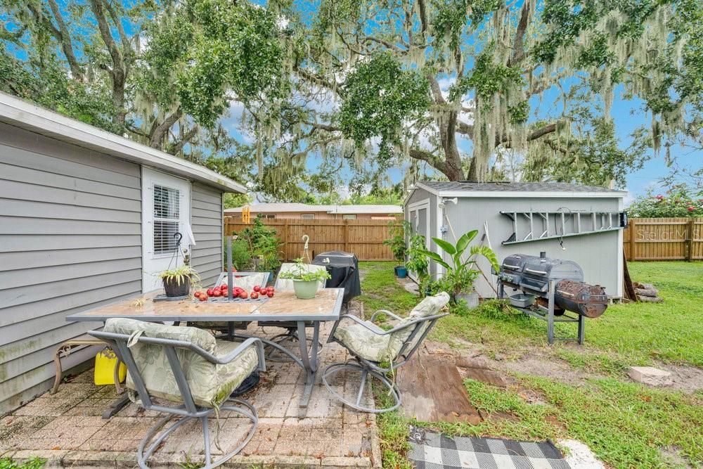 Activo con contrato: $189,500 (2 camas, 1 baños, 990 Pies cuadrados)