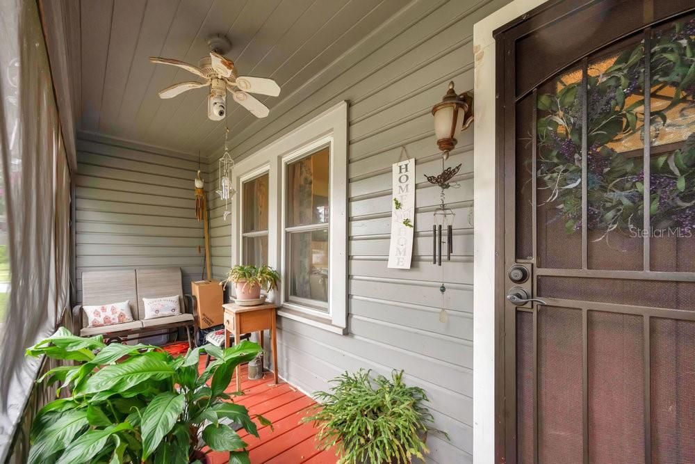 Activo con contrato: $189,500 (2 camas, 1 baños, 990 Pies cuadrados)