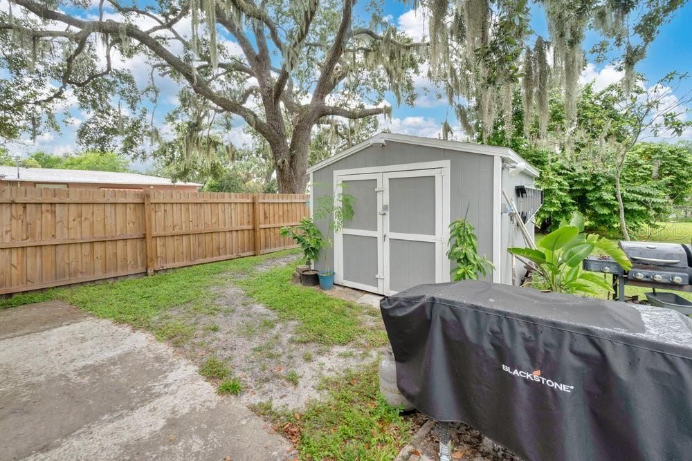 Activo con contrato: $189,500 (2 camas, 1 baños, 990 Pies cuadrados)