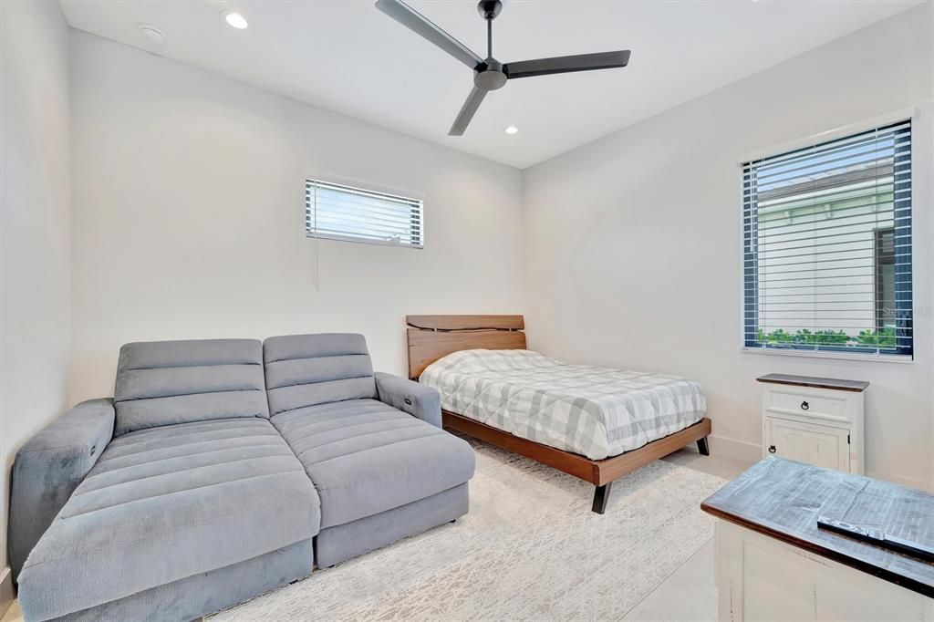 En Renta: $6,500 (3 camas, 2 baños, 2354 Pies cuadrados)