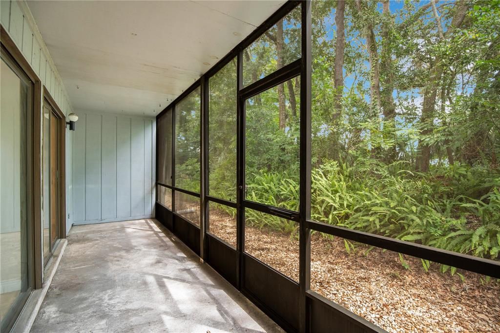 На продажу: $174,900 (2 спален, 2 ванн, 972 Квадратных фут)