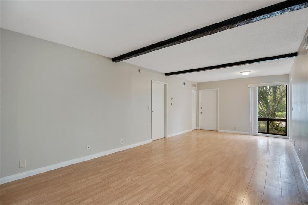 На продажу: $174,900 (2 спален, 2 ванн, 972 Квадратных фут)