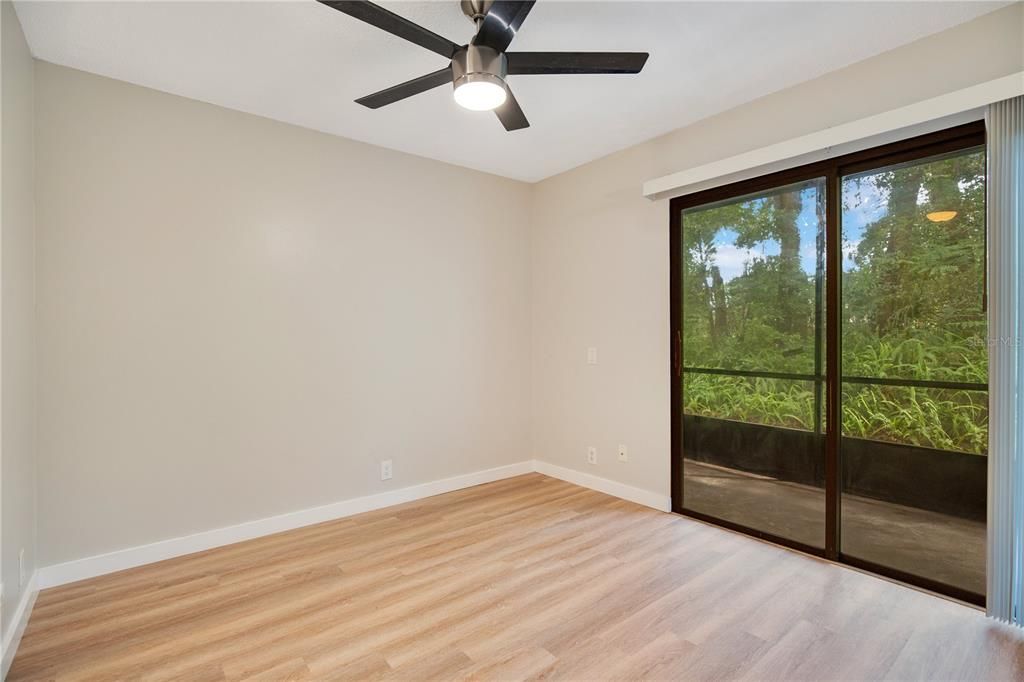 На продажу: $174,900 (2 спален, 2 ванн, 972 Квадратных фут)