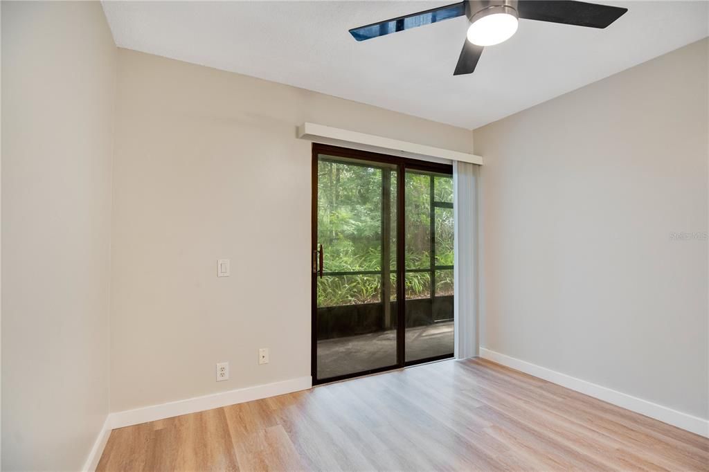 На продажу: $174,900 (2 спален, 2 ванн, 972 Квадратных фут)