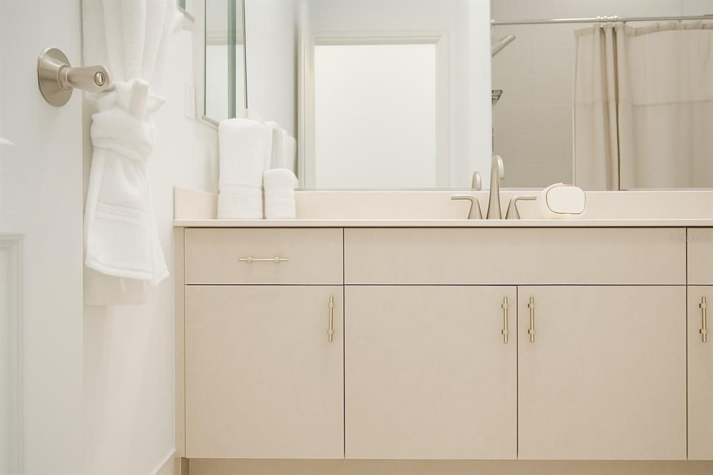 待售: $699,995 (3 贝兹, 2 浴室, 2196 平方英尺)