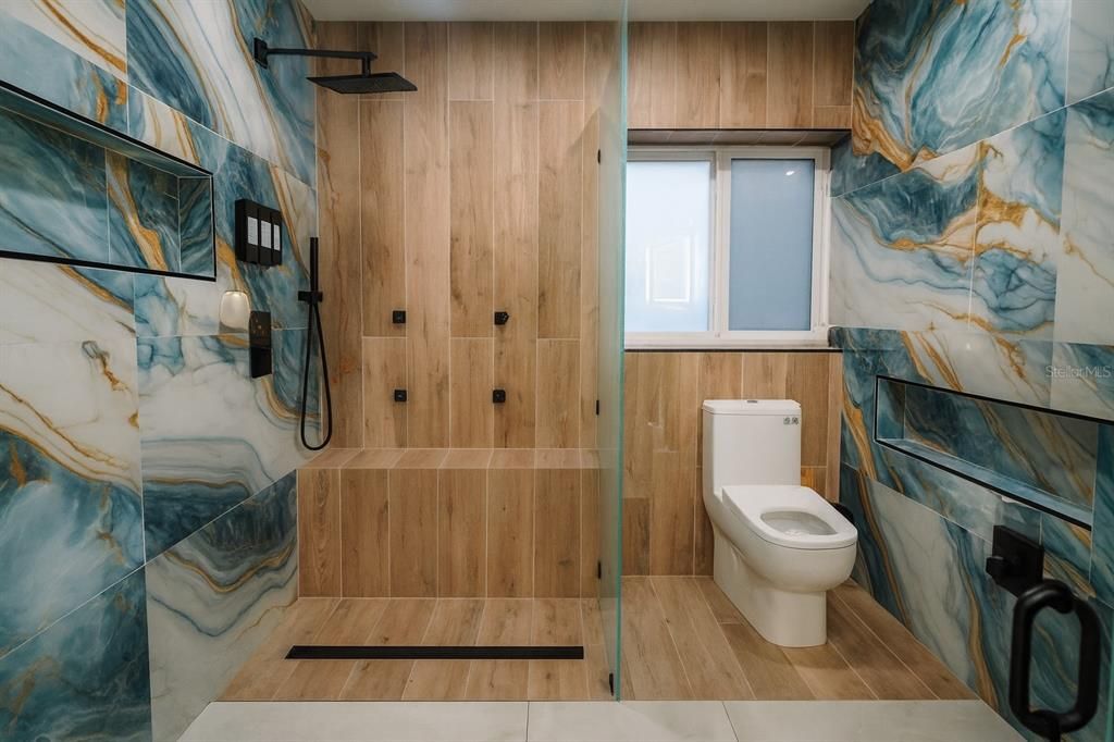 待售: $699,995 (3 贝兹, 2 浴室, 2196 平方英尺)