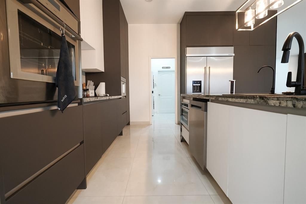 待售: $699,995 (3 贝兹, 2 浴室, 2196 平方英尺)