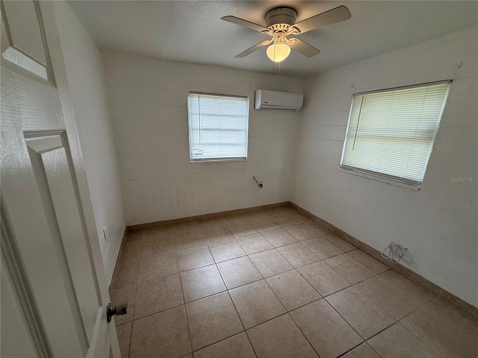 出租: $1,200 (2 贝兹, 1 浴室, 624 平方英尺)