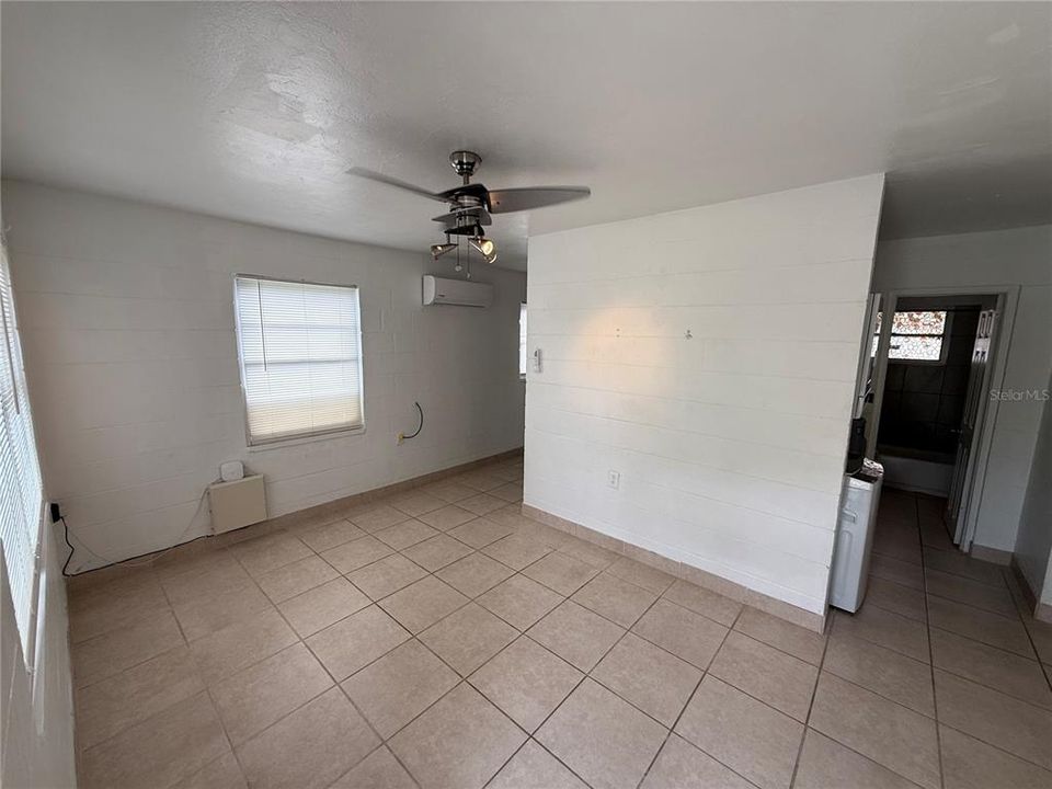 出租: $1,200 (2 贝兹, 1 浴室, 624 平方英尺)