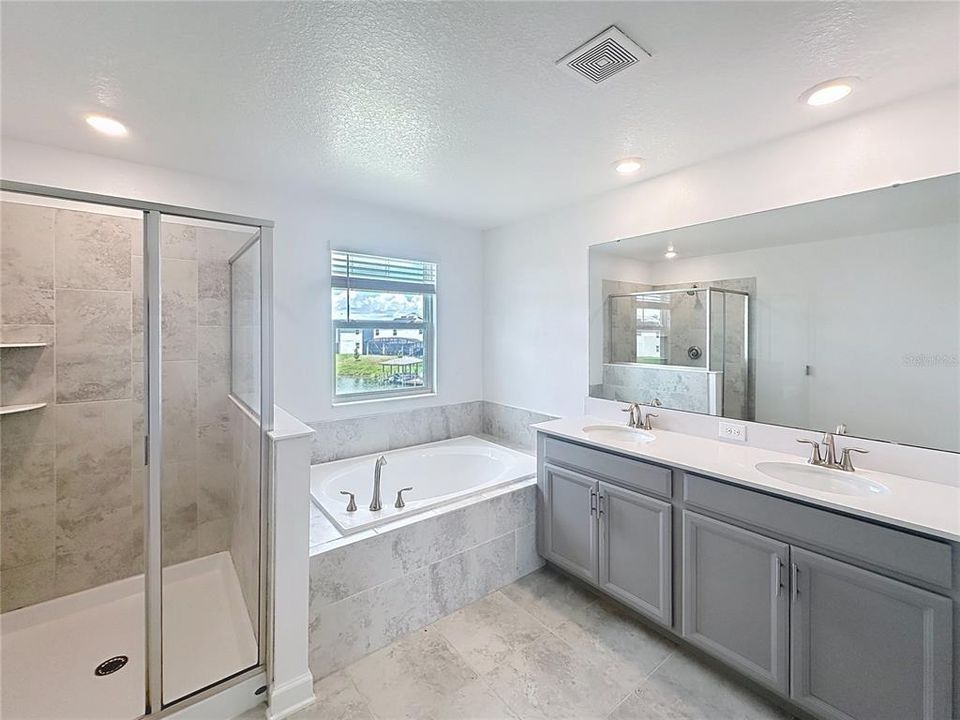 Под контрактом: $625,000 (6 спален, 4 ванн, 3855 Квадратных фут)