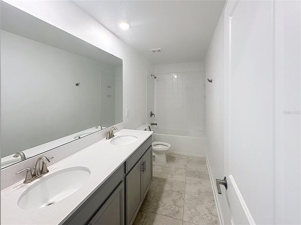 Под контрактом: $625,000 (6 спален, 4 ванн, 3855 Квадратных фут)