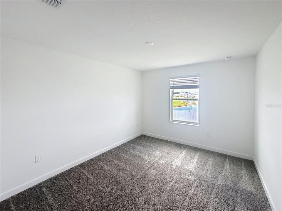 Под контрактом: $625,000 (6 спален, 4 ванн, 3855 Квадратных фут)