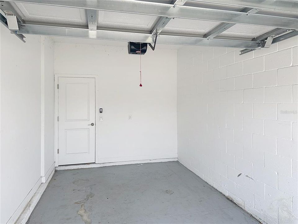 Под контрактом: $625,000 (6 спален, 4 ванн, 3855 Квадратных фут)