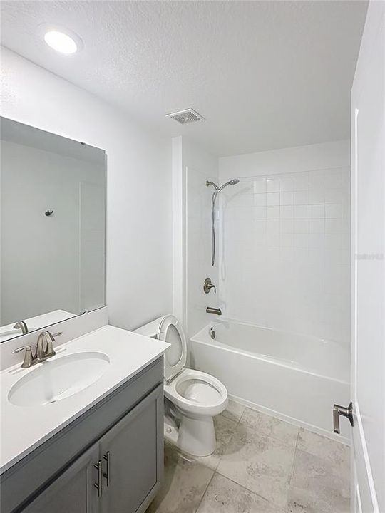 Под контрактом: $625,000 (6 спален, 4 ванн, 3855 Квадратных фут)