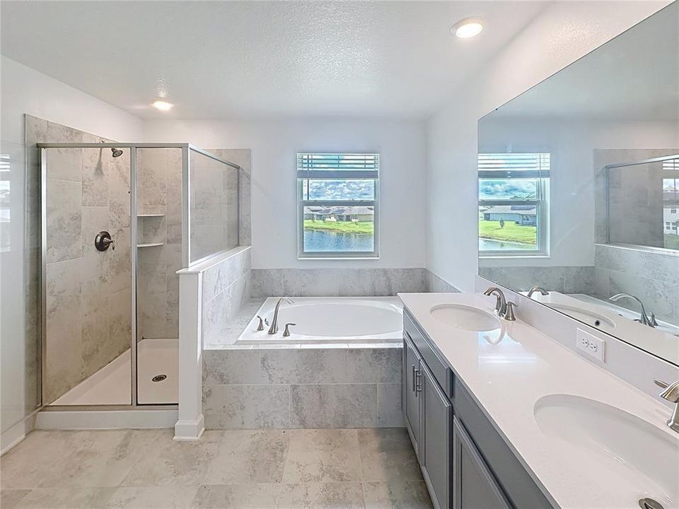 Под контрактом: $625,000 (6 спален, 4 ванн, 3855 Квадратных фут)