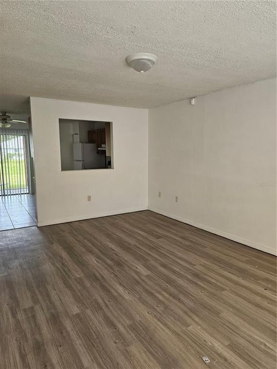 待售: $385,000 (4 贝兹, 0 浴室, 1899 平方英尺)