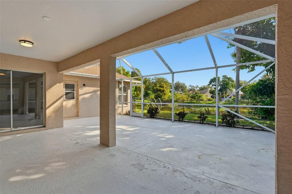 Active With Contract: $379,900 (3 beds, 2 baths, 1398 Square Feet)