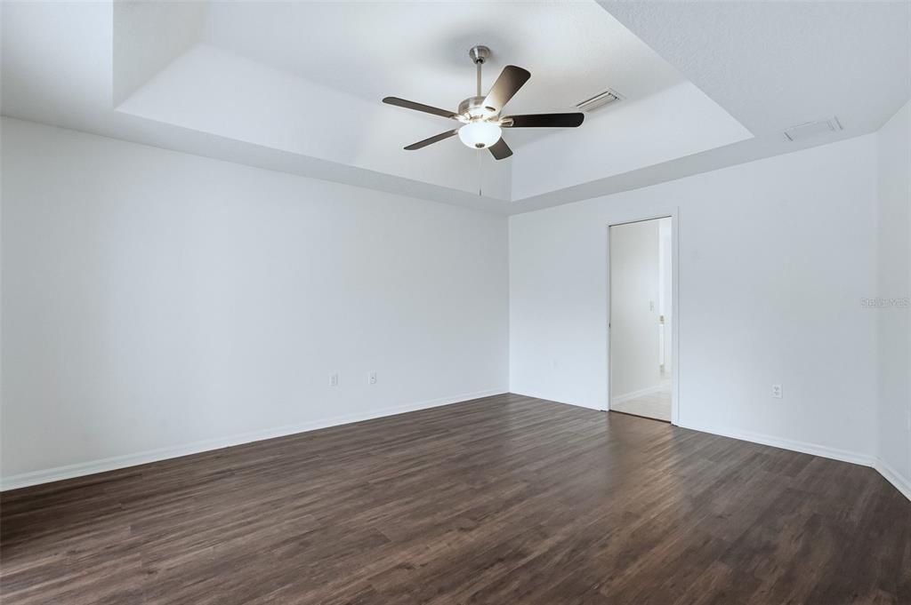 Active With Contract: $379,900 (3 beds, 2 baths, 1398 Square Feet)