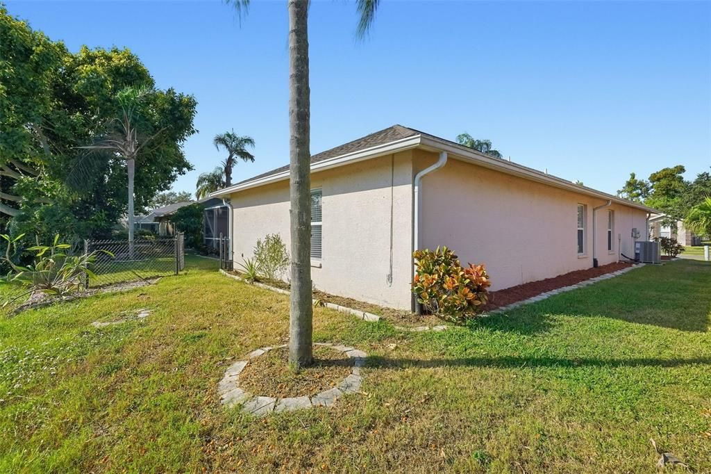 Active With Contract: $379,900 (3 beds, 2 baths, 1398 Square Feet)